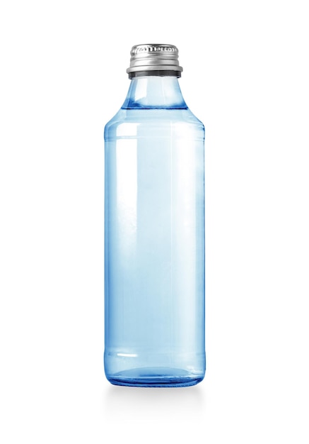 Bottiglia d'acqua di vetro blu isolata