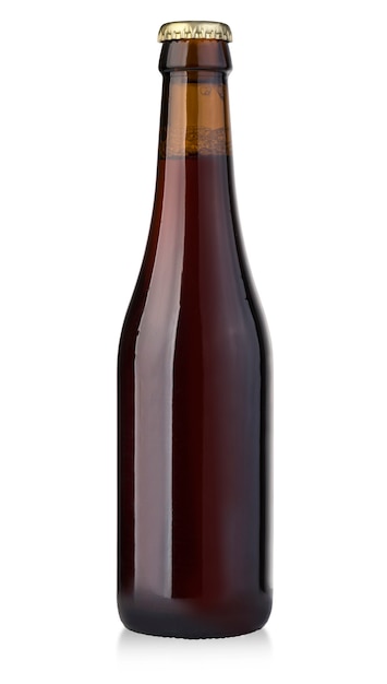 Bottiglia di birra marrone isolata