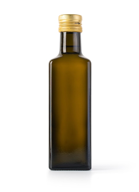 Bottiglia di olio d'oliva su sfondo bianco con percorso di ritaglio