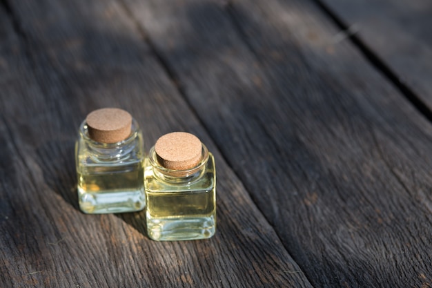 bottiglia di olio essenziale di aroma o spa