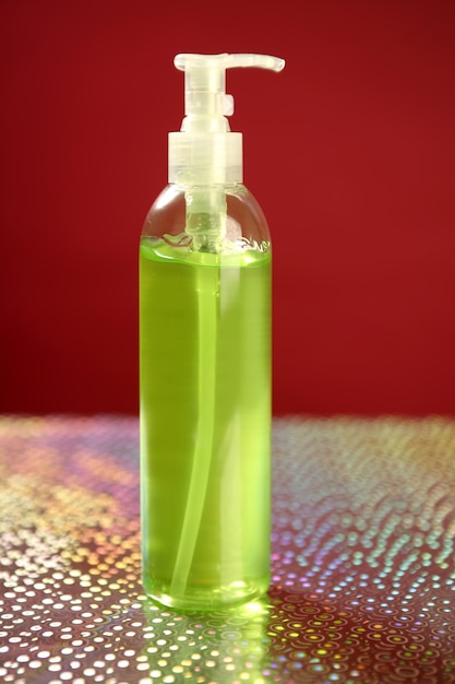 Bottiglia trasparente in gel verde aloe vera