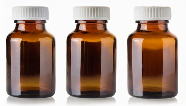 Bottiglie mediche in vetro marrone isolate su sfondo bianco