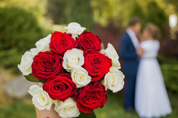 Bouquet da sposa con sposi