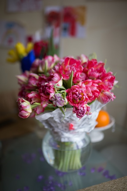 Bouquet di tulipani rosa chiaro