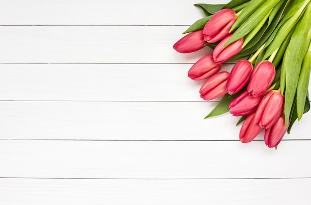 Bouquet di tulipani rosa. Sfondo di vacanza