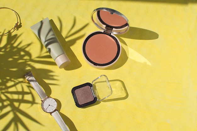 Bracciale con cipria Foundation Blush Watch Eyeshadows