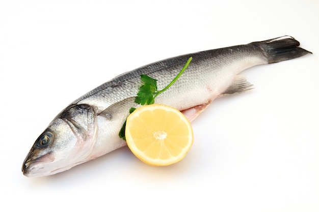 branzino pronto per essere cucinato