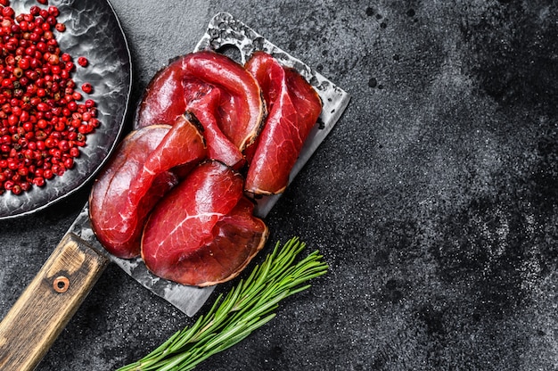 Bresaola di manzo secca tagliata a mannaia