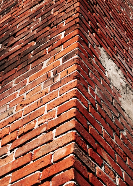 Brickwall incrinato e pericoloso