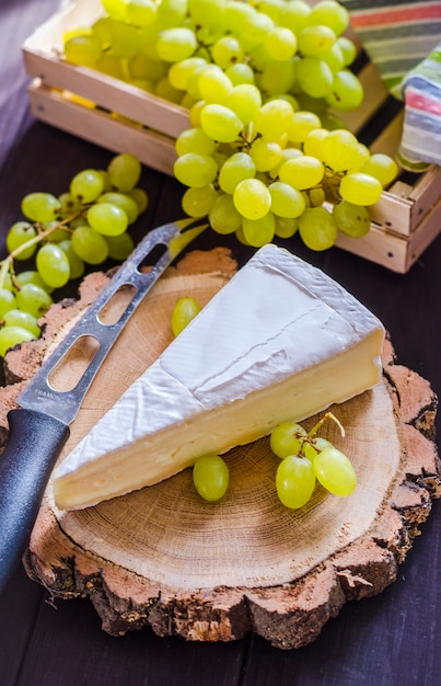 Brie e uva