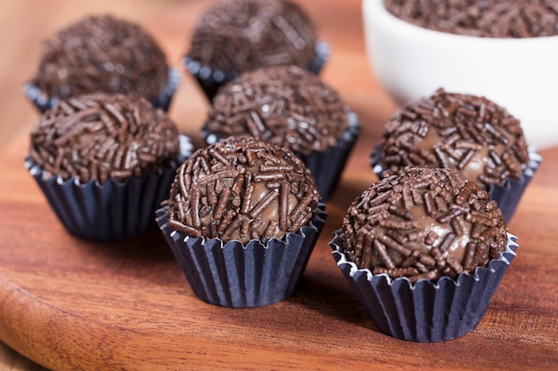 Brigadeiro, dolce tradizionale brasiliano, caramelle al cioccolato