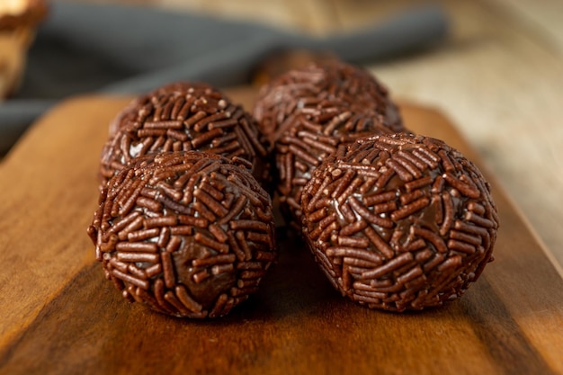 brigadeiro, spuntino dolce festa brasiliana o per dessert