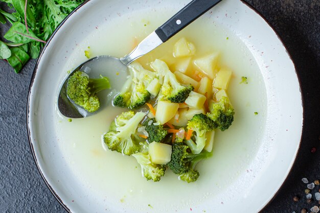 brodo broccoli e verdure primi piatti in brodo