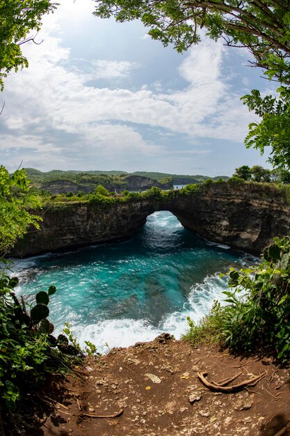 Broken Beach e il Billabong di Angel. Incredibile isola di Nusa Penida vicino a Bali, in Indonesia.