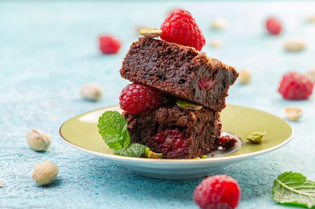 Brownies tradizionali con lamponi