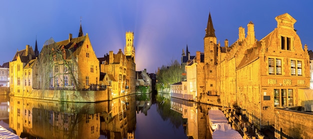 Bruges, in Belgio al crepuscolo.