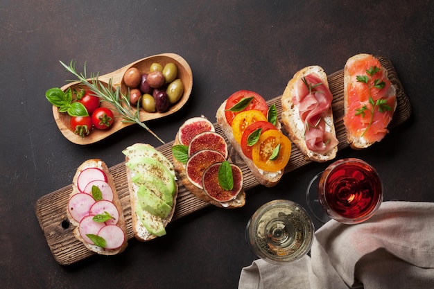 Brushetta o tapas spagnole