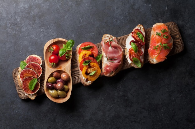 Brushetta o tapas spagnole