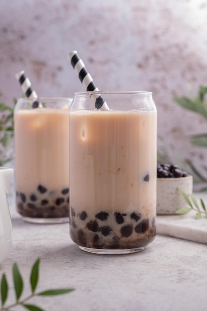 Bubble tea al latte con perle di tapioca e miele