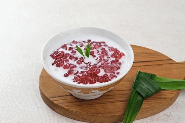 Bubur Mutiara Bubur Sagu Mutiara Porridge indonesiano a base di sago sagu mutiara perlato