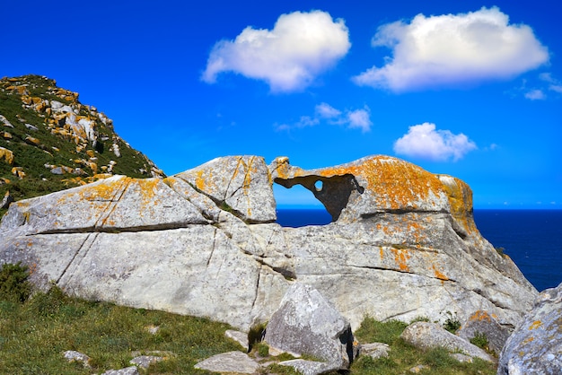 Buca di pietra di Pedra da Campa nelle isole Islas Cies