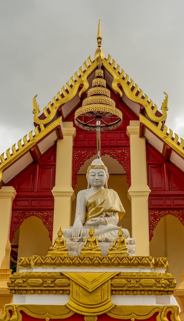 Buddhas tailandese antico nella provincia Tailandia di Mukdahan