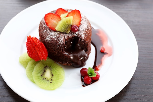 Budino al cioccolato caldo con cuore fondente alla frutta