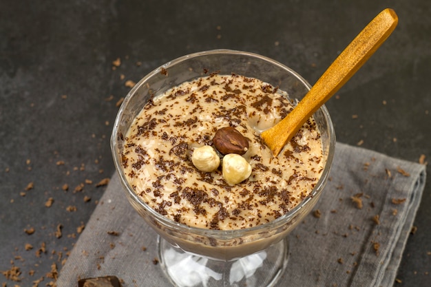 Budino al Cioccolato Caramello con Nocciole e Cioccolato