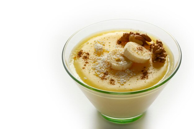 Budino al latte e banana Con cocco e cannella