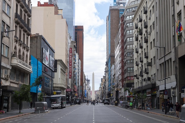 BUENOS AIRES, ARGENTINA - 01 DICEMBRE 2018: Vista dell'obelisco di Buenos Aires durante la manifestazione del G20 2018. Punto di riferimento dell'Argentina