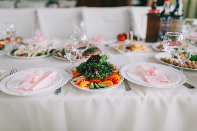 Buffet di carne nuziale.