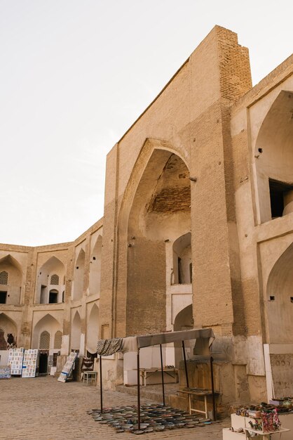 Bukhara Uzbekistan dicembre 2022 Il cortile della Madrasa Abdullaziz Khan in una giornata di sole