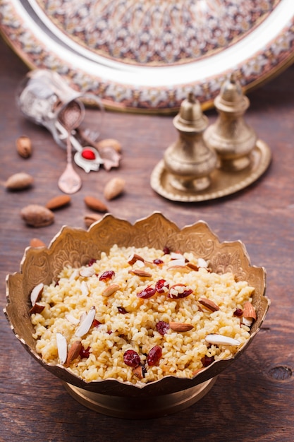 Bulgur con ciliegie essiccate e mandorle