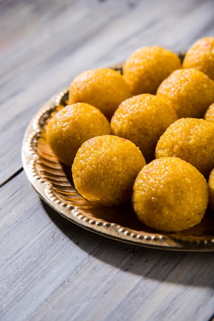 Bundi Laddoo o Motichoor Laddu preparato in puro ghee è un dolce popolare nei festival come offerta o matrimoni in India