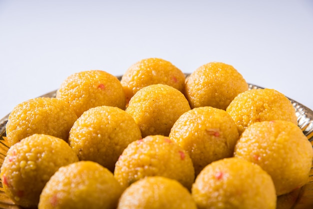 Bundi Laddoo o Motichoor Laddu preparato in puro ghee è un dolce popolare nei festival come offerta o matrimoni in India