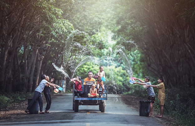 Buon giorno Songkran! Vi auguro il meglio per questo capodanno thailandese!