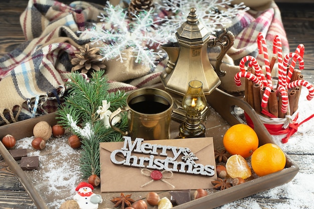 Buon Natale concetto con regali e decorazioni natalizie