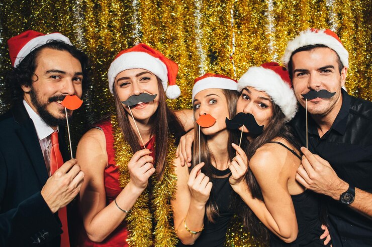 Foto buon natale e buon anno nuovo famiglia felice aspetta il nuovo anno