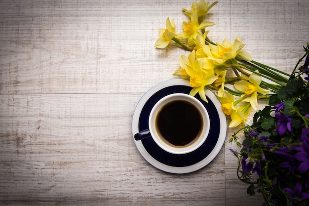 Buongiorno Caffè con fiori primaverili