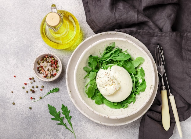 Burrata italiana deliziosa cremosa