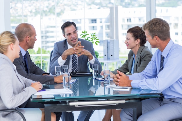 Business team durante la riunione