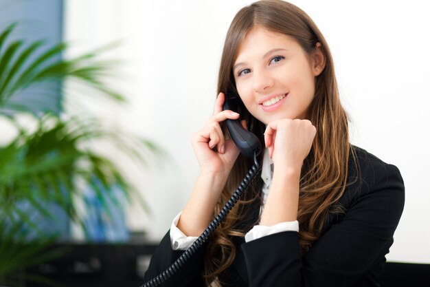 Businessowoman al telefono