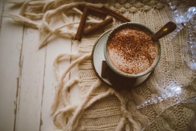 Cacao con luci Sfondo caldo accogliente casa invernale