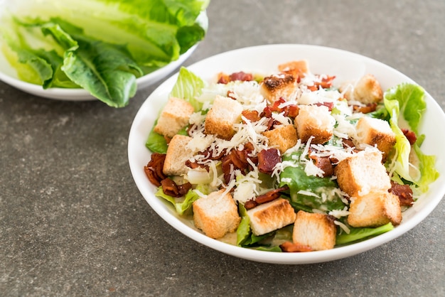 Caesar Salad sul tavolo