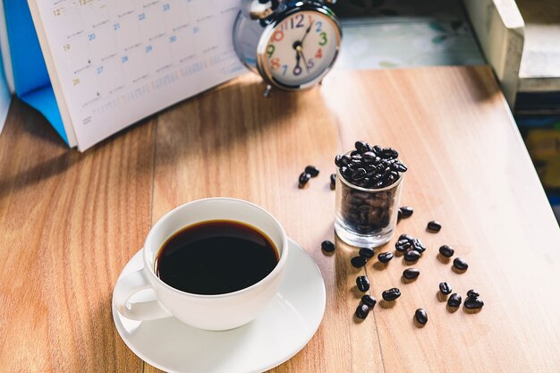 Caffè al tavolo del mattino