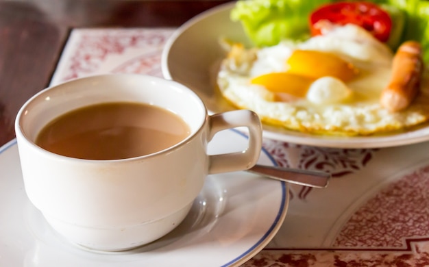 Caffè con colazione americana cibo