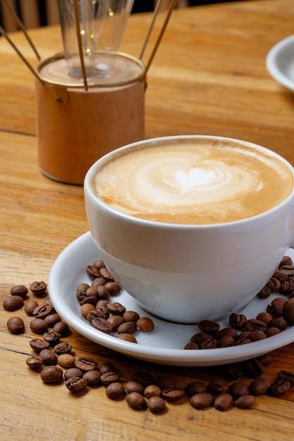 caffè con dolci noci con caramello