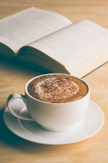 caffè con libro