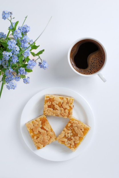 Caffè con pasticcini