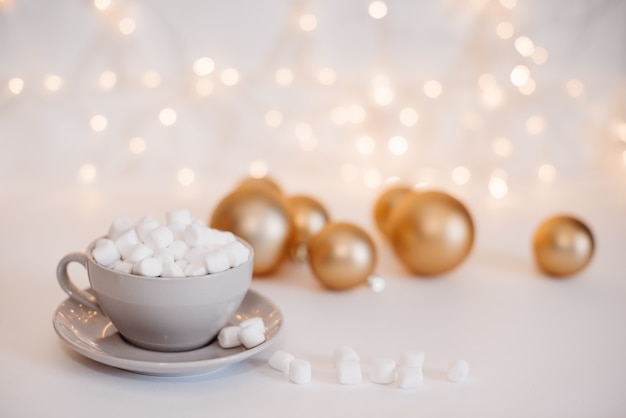 Caffè di Natale con marshmallow.